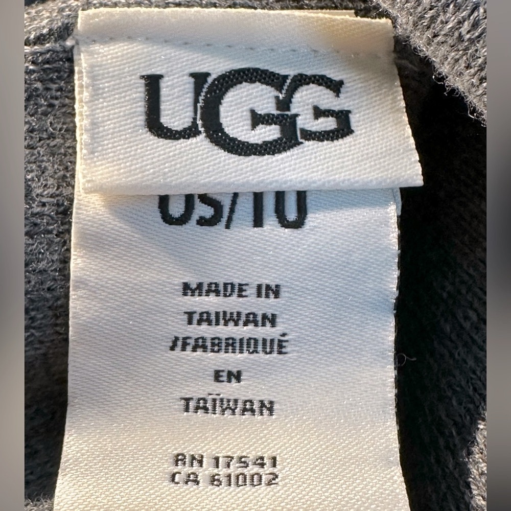 Ugg Ribbed Logo Patch Beanie One Size Charcoal Un… - image 6